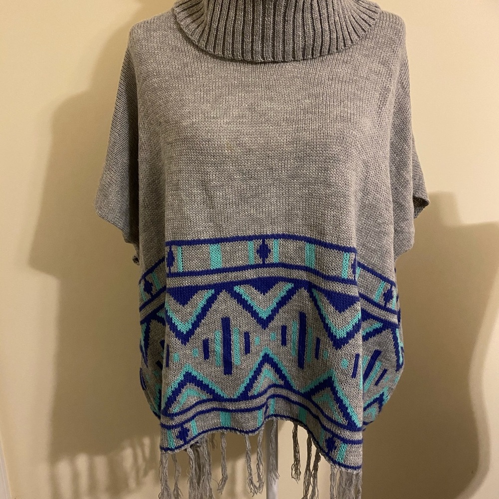 Red Camel Women XS Sweater Poncho Gray Blue Fringe